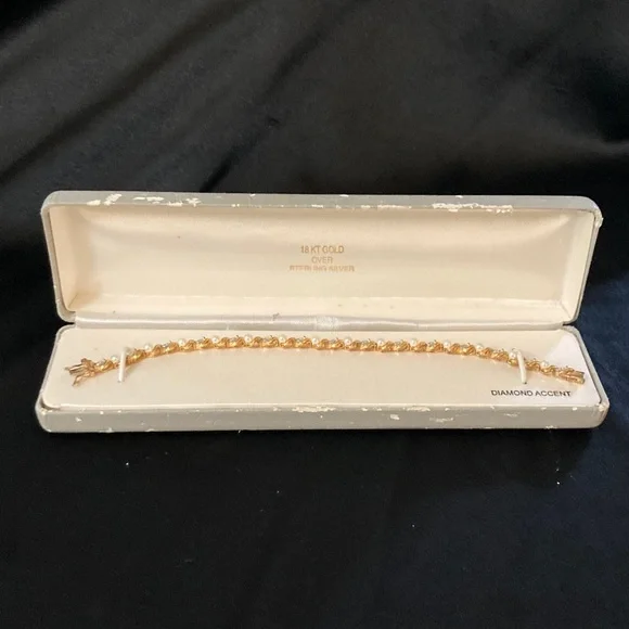 Vintage Gold Bracelet with Diamond Accent - Picture 2 of 7